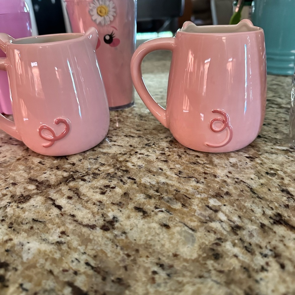 bulk pig collection of cups and snack holders. - Picture 3 of 7